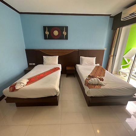 Issara Patong Beach Екстер'єр фото