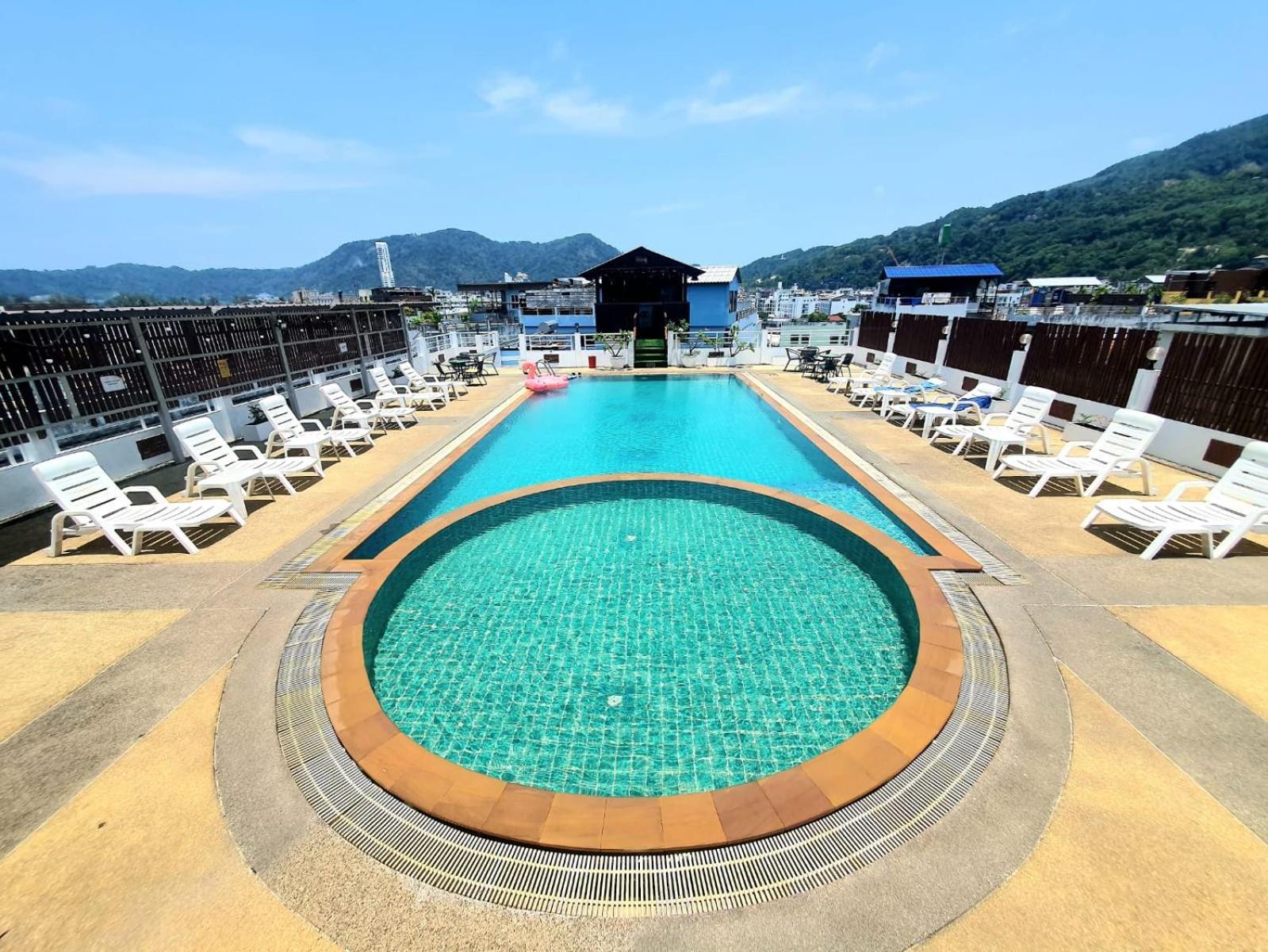 Issara Patong Beach Екстер'єр фото