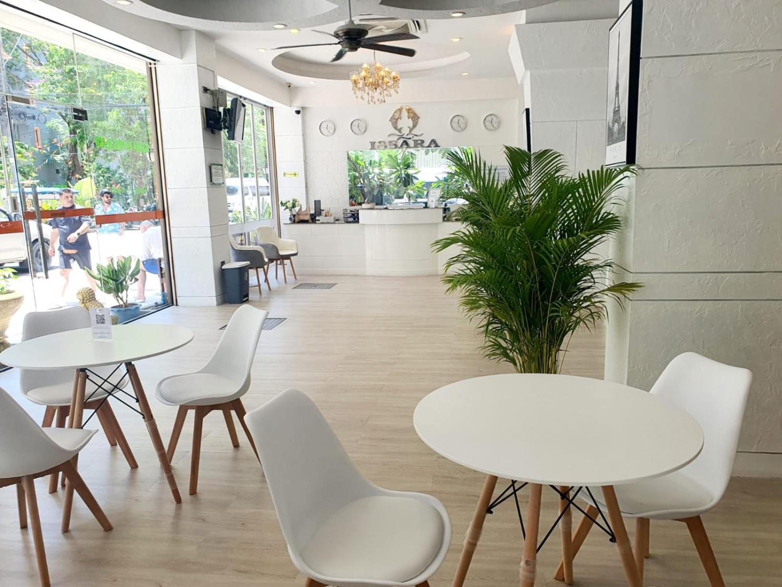 Issara Patong Beach Екстер'єр фото