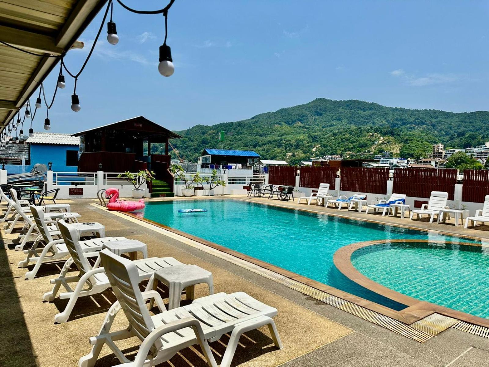 Issara Patong Beach Екстер'єр фото