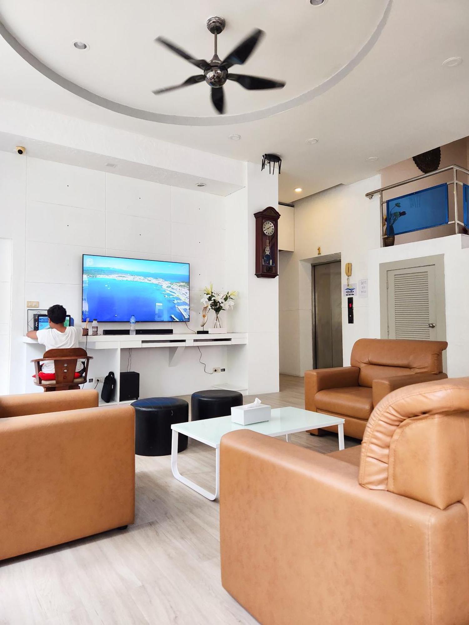 Issara Patong Beach Екстер'єр фото