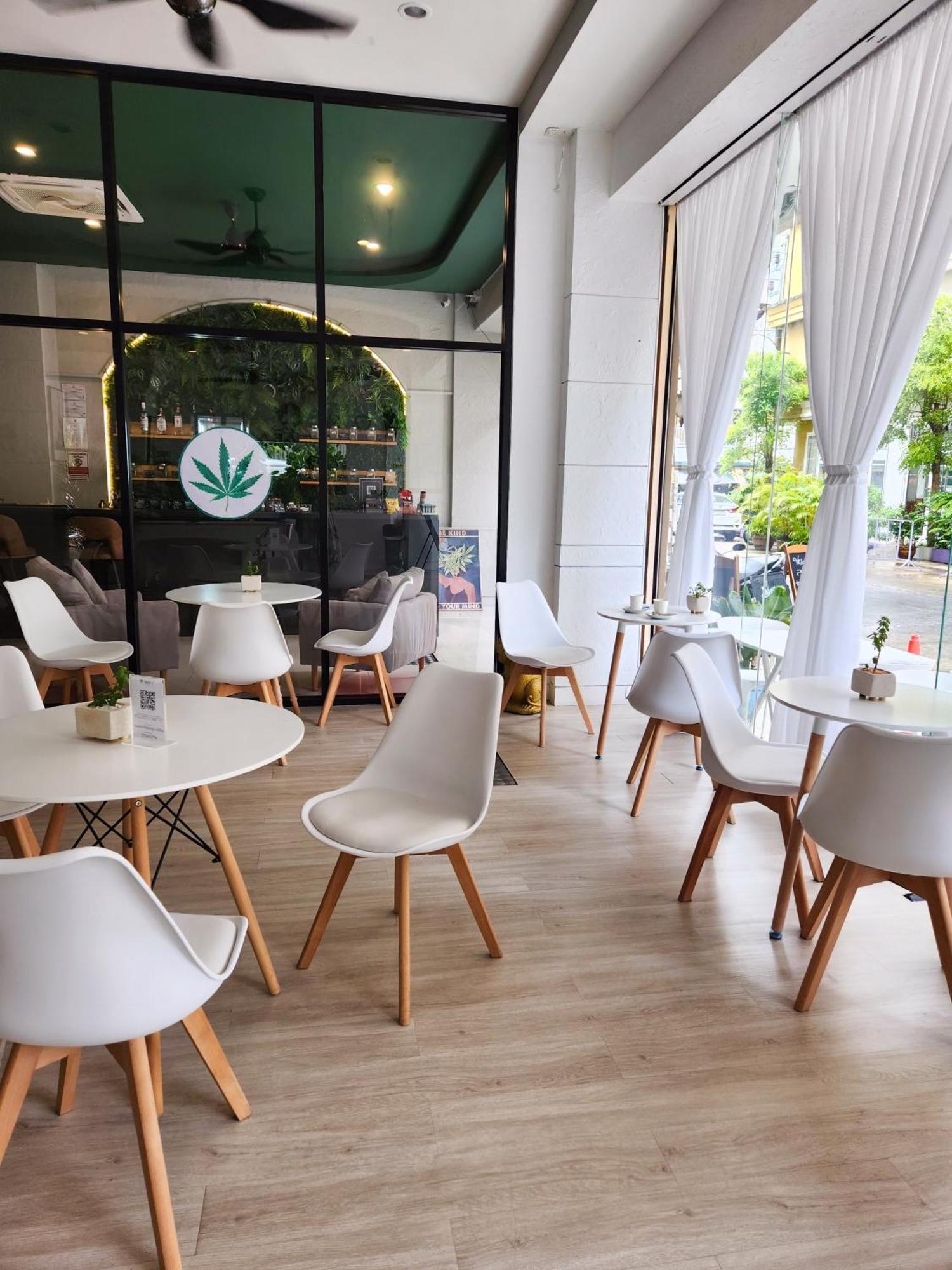 Issara Patong Beach Екстер'єр фото